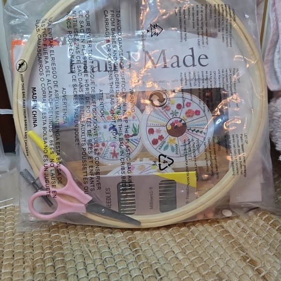 Embroidery Kit with Colorful Patterns - Picture 2 of 2